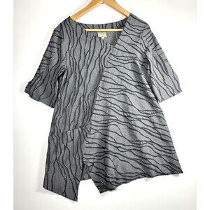 Niche Nilgun Derman Tunic Top Womens Medium Gray Asymmetrical Textured USA Made